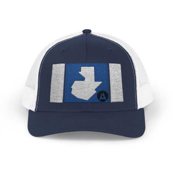 Demuestra tu amor por Guatemala con esta gorra snapback, perfecta para uso casual o aventuras al aire libre.