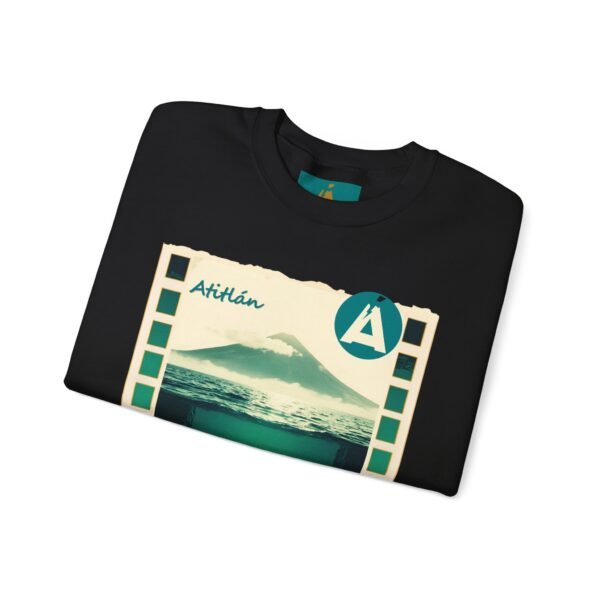 Sudadera unisex de cuello redondo de inspiración vintage de Samabaj, una prenda acogedora y moderna.