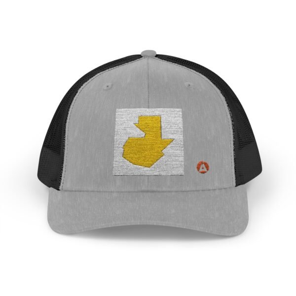 Gorra snapback con el mapa de Guatemala es la gorra casual perfecta para los amantes de los viajes y la aventura.