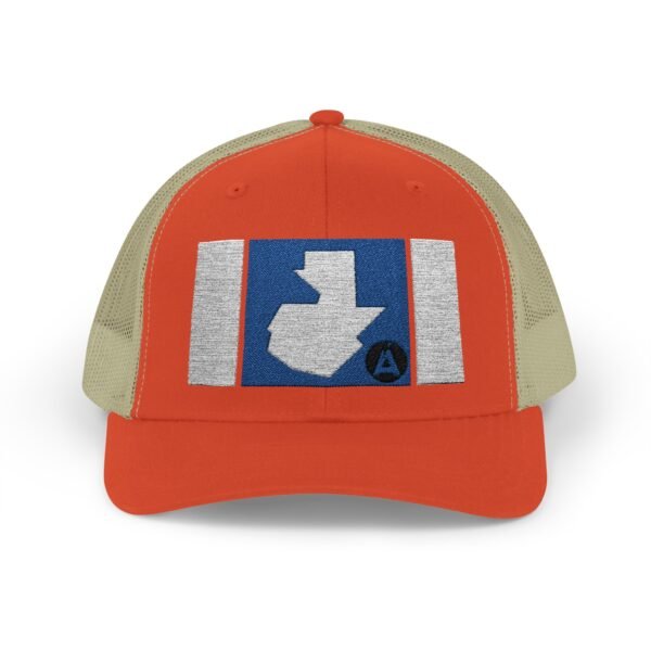 Demuestra tu amor por Guatemala con esta gorra snapback, perfecta para uso casual o aventuras al aire libre.
