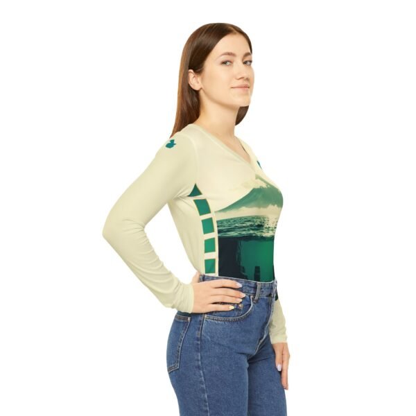 Camisa guatemalteca de manga larga con cuello en V para mujer es perfecta para quienes viajan con estilo.