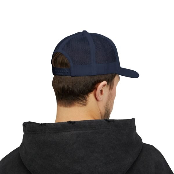 Demuestra tu amor por Guatemala con esta gorra snapback, perfecta para uso casual o aventuras al aire libre.