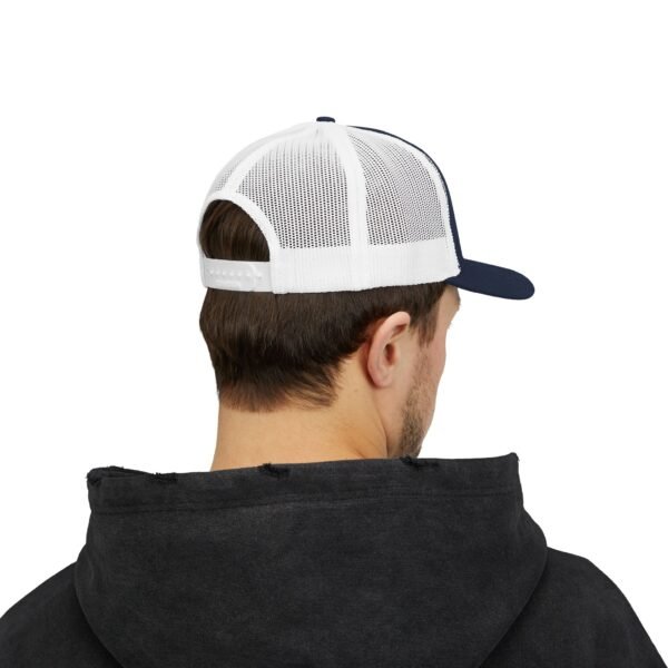 Demuestra tu amor por Guatemala con esta gorra snapback, perfecta para uso casual o aventuras al aire libre.