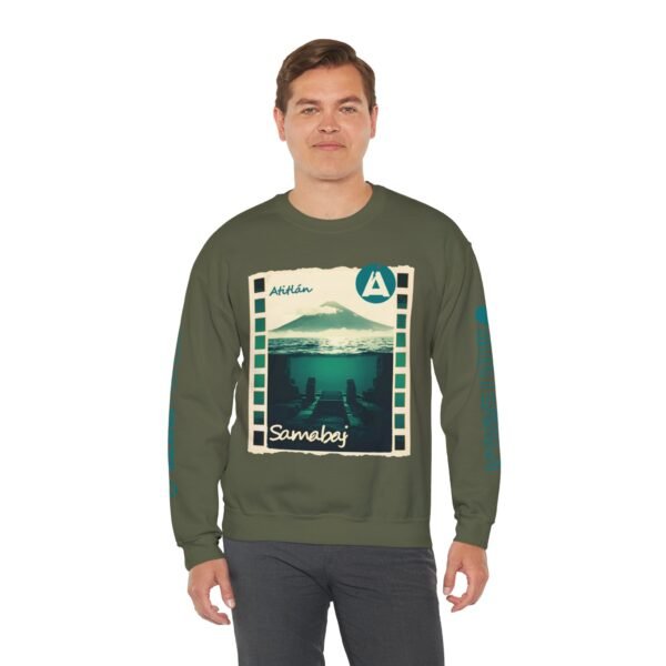 Sudadera unisex de cuello redondo de inspiración vintage de Samabaj, una prenda acogedora y moderna.