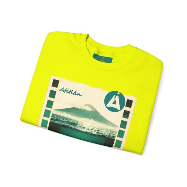 Sudadera unisex de cuello redondo de inspiración vintage de Samabaj, una prenda acogedora y moderna.
