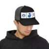 Elegante gorra de camionero con mapa de GUATE, perfecta para aventuras al aire libre.