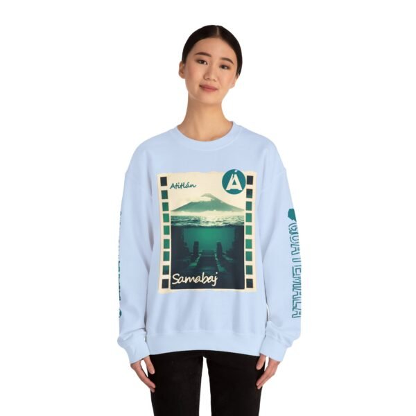Sudadera unisex de cuello redondo de inspiración vintage de Samabaj, una prenda acogedora y moderna.