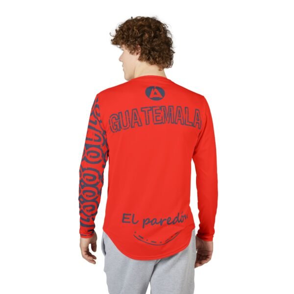 Camisa de El Paredón con protección UV para hombre, perfecta para actividades al aire libre como un día en la playa.