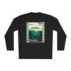 Camiseta unisex de manga larga con postal de ATITLÁN, perfecta para viajeros y amantes de actividades al aire libre.