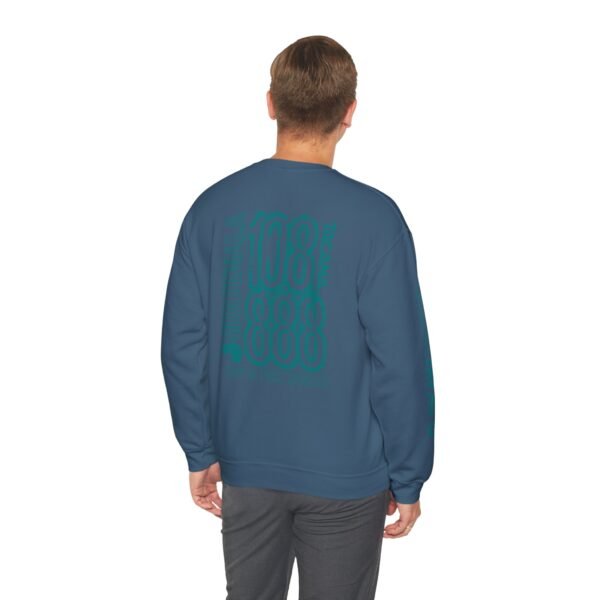 Sudadera unisex de cuello redondo de inspiración vintage de Samabaj, una prenda acogedora y moderna.