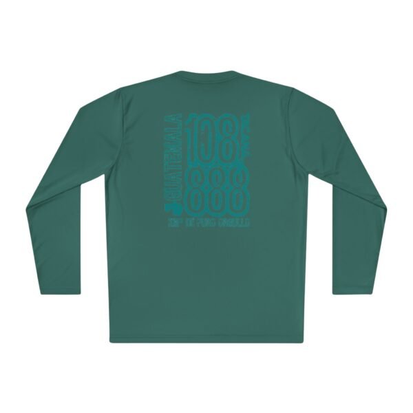 Camiseta unisex de manga larga con postal de ATITLÁN, perfecta para viajeros y amantes de actividades al aire libre.