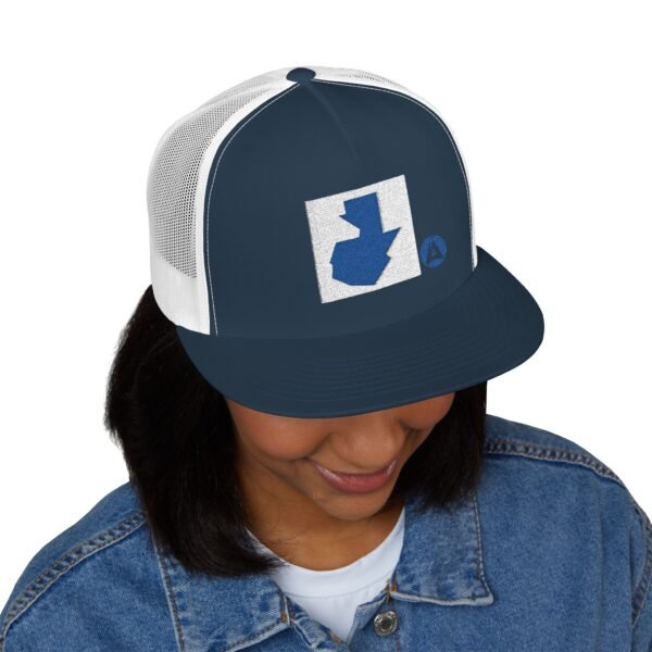 Gorra plana con visera ajustable y diseño de GUATE,  moderna para uso casual.