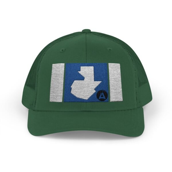 Demuestra tu amor por Guatemala con esta gorra snapback, perfecta para uso casual o aventuras al aire libre.