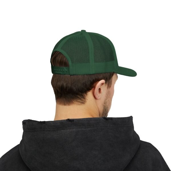 Demuestra tu amor por Guatemala con esta gorra snapback, perfecta para uso casual o aventuras al aire libre.