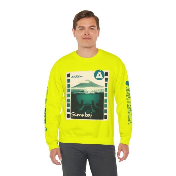 Sudadera unisex de cuello redondo de inspiración vintage de Samabaj, una prenda acogedora y moderna.