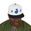 Gorra plana con visera ajustable y diseño de GUATE,  moderna para uso casual.