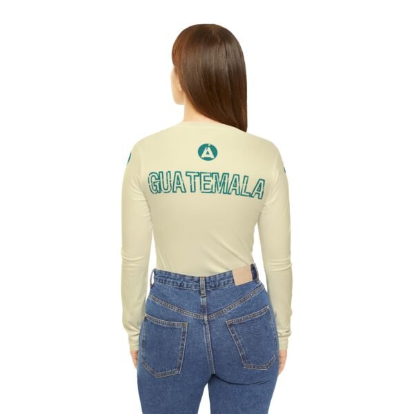 Camisa guatemalteca de manga larga con cuello en V para mujer es perfecta para quienes viajan con estilo.