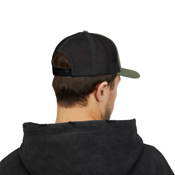 Demuestra tu amor por Guatemala con esta gorra snapback, perfecta para uso casual o aventuras al aire libre.