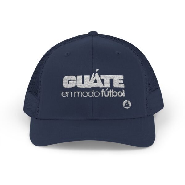 Elegante gorra Trucker bordada de GUATE, perfecta para ir al estadio a los partidos de fútbol y salidas informales.