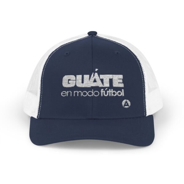 Elegante gorra Trucker bordada de GUATE, perfecta para ir al estadio a los partidos de fútbol y salidas informales.