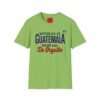Celebra tu herencia guatemalteca con esta camiseta unisex, perfecta para pasear.