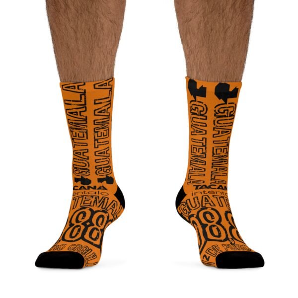 Calcetines inspirados en Guatemala, con un diseño colorido ideales para uso casual o como recuerdo de viaje.