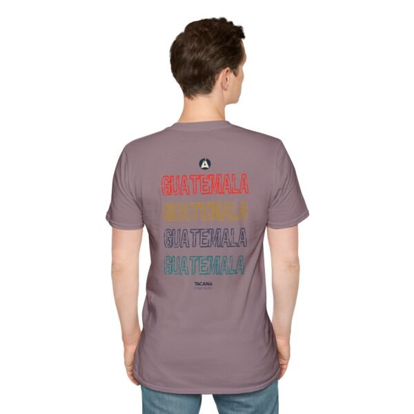 Celebra tu herencia guatemalteca con esta camiseta unisex, perfecta para pasear.
