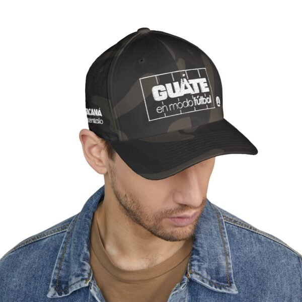 11699608961259184159_2048.jpeg Elegante gorra Trucker bordada de GUATE, perfecta para ir al estadio a los partidos de fútbol y salidas informales.