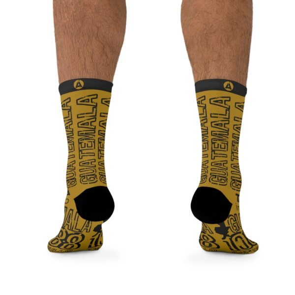 11996358554972085870_2048.jpeg Calcetines inspirados en Guatemala, con un diseño colorido ideales para uso casual o como recuerdo de viaje.