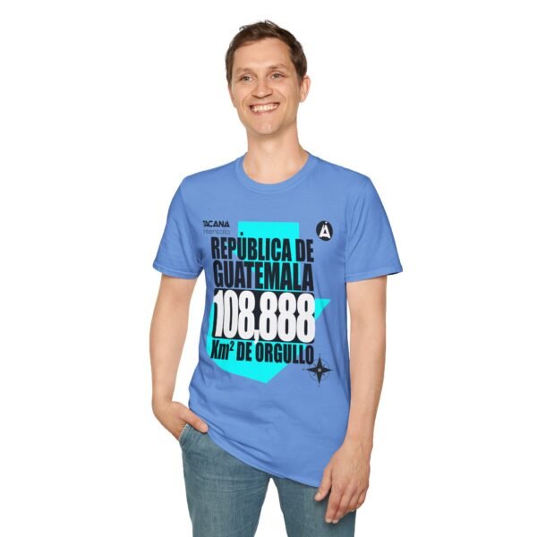 Celebra tu herencia guatemalteca con esta camiseta unisex, perfecta para pasear.