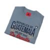Celebra tu herencia guatemalteca con esta camiseta unisex, perfecta para pasear.