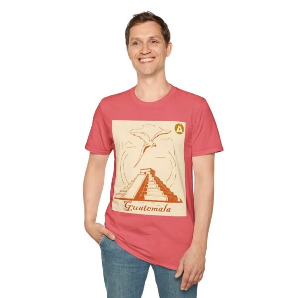 Camiseta unisex gráfica vintage de Guatemala, es el recuerdo de viaje perfecto para aventureros y viajeros.