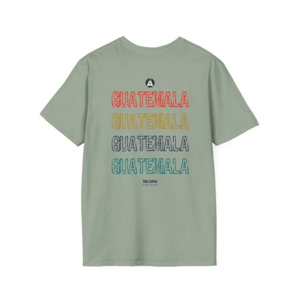 Celebra tu herencia guatemalteca con esta camiseta unisex, perfecta para pasear.
