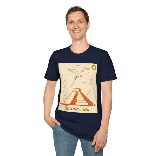 Camiseta unisex gráfica vintage de Guatemala, es el recuerdo de viaje perfecto para aventureros y viajeros.