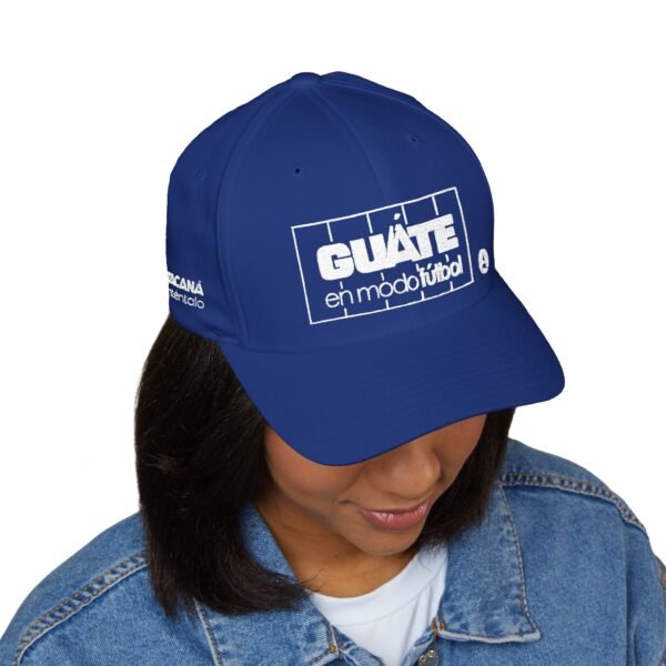 14837831352695665697_2048.jpeg Elegante gorra Trucker bordada de GUATE, perfecta para ir al estadio a los partidos de fútbol y salidas informales.