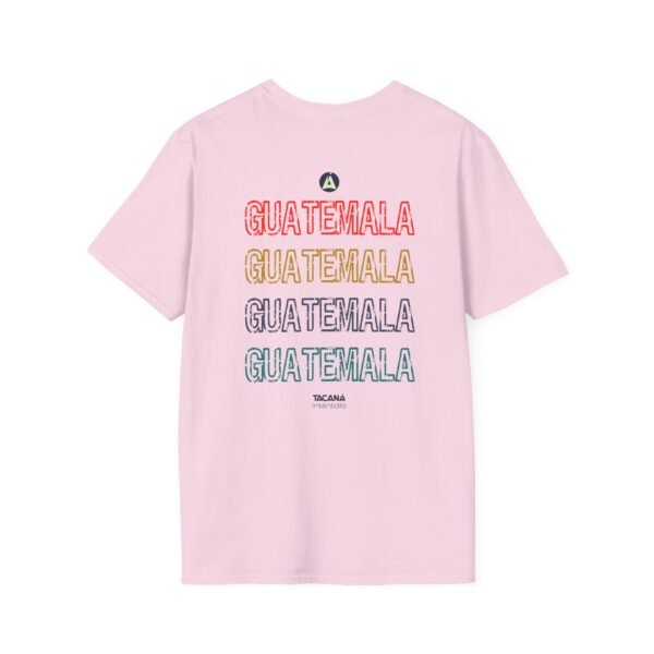 Celebra tu herencia guatemalteca con esta camiseta unisex, perfecta para pasear.