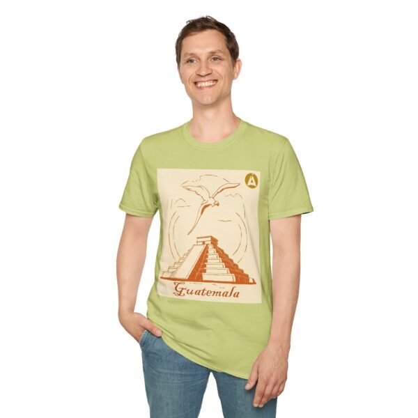 Camiseta unisex gráfica vintage de Guatemala, es el recuerdo de viaje perfecto para aventureros y viajeros.