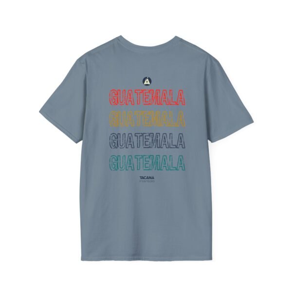 Celebra tu herencia guatemalteca con esta camiseta unisex, perfecta para pasear.