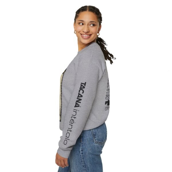 Abrigate con esta sudadera unisex inspirada en Guatemala, perfecta para los amantes de la moda viajera vintage.