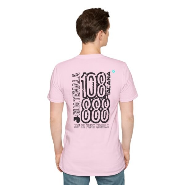 Celebra tu herencia guatemalteca con esta camiseta unisex, perfecta para pasear.