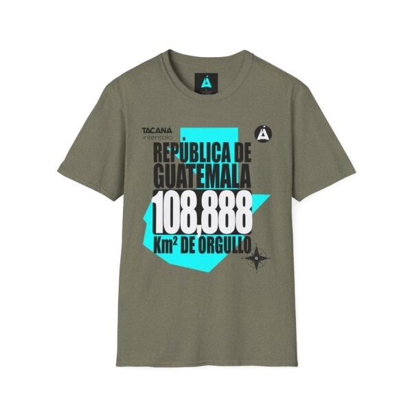 Celebra tu herencia guatemalteca con esta camiseta unisex, perfecta para pasear.