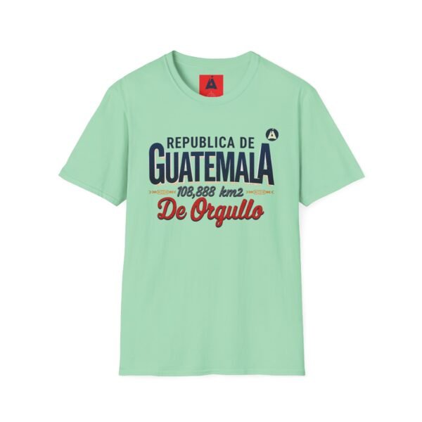 Celebra tu herencia guatemalteca con esta camiseta unisex, perfecta para pasear.