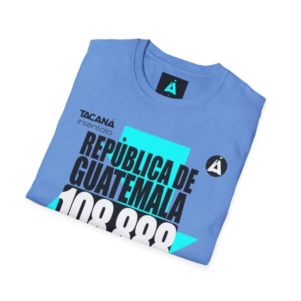 Celebra tu herencia guatemalteca con esta camiseta unisex, perfecta para pasear.