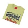 Celebra tu herencia guatemalteca con esta camiseta unisex, perfecta para pasear.
