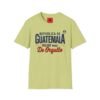 Celebra tu herencia guatemalteca con esta camiseta unisex, perfecta para pasear.