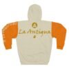 Luce con estilo esta vibrante sudadera con capucha de La Antigua, perfecta para amantes de actividades al aire libre.