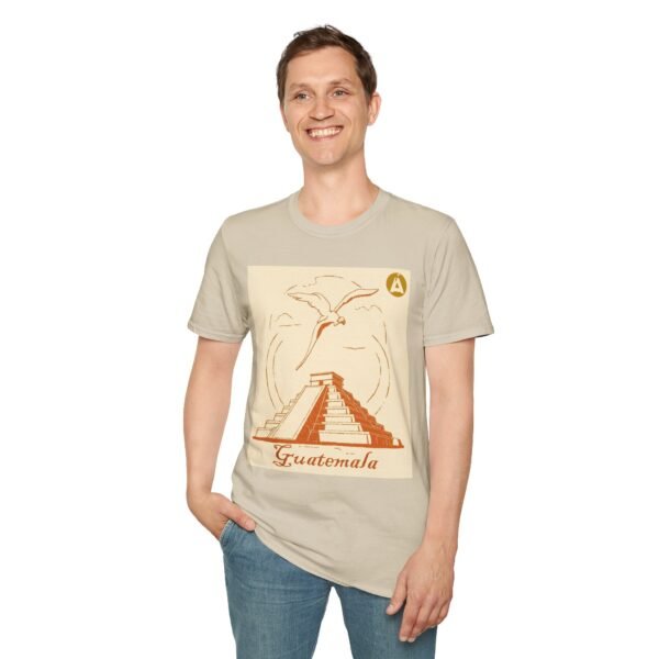 Camiseta unisex gráfica vintage de Guatemala, es el recuerdo de viaje perfecto para aventureros y viajeros.