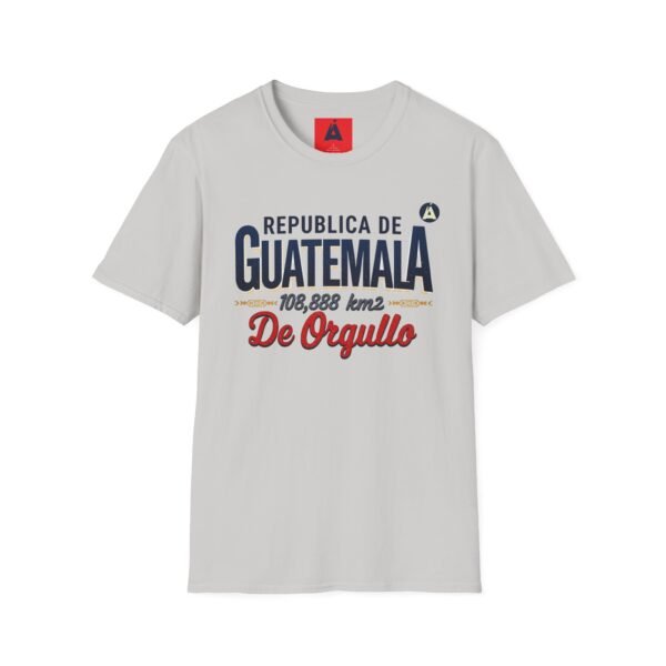 Celebra tu herencia guatemalteca con esta camiseta unisex, perfecta para pasear.