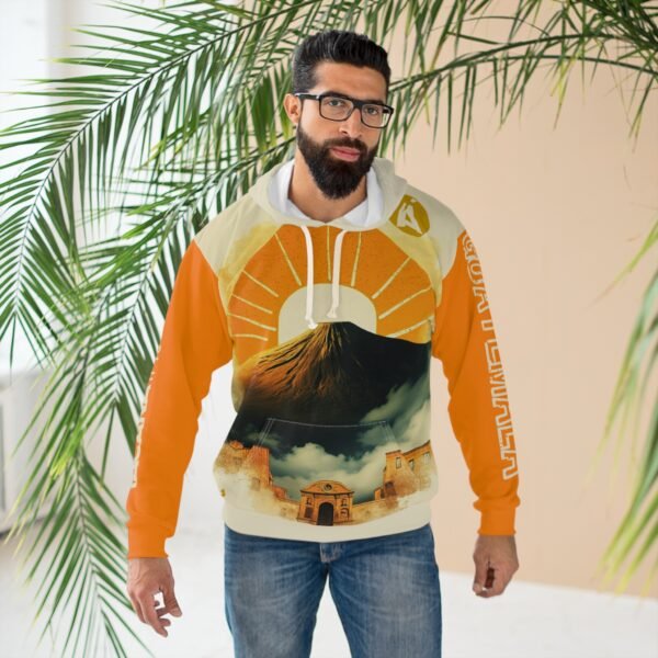 Luce con estilo esta vibrante sudadera con capucha de La Antigua, perfecta para amantes de actividades al aire libre.