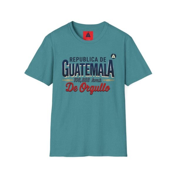 Celebra tu herencia guatemalteca con esta camiseta unisex, perfecta para pasear.